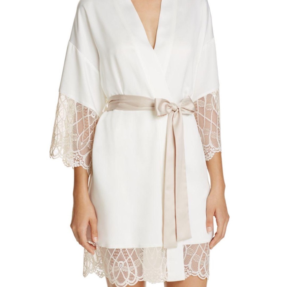 Flora Nikrooz Robe set. Size XS. Excellent condition. Robe, tank, and shorts.